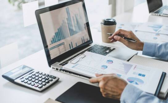 Wpływ bieżącego monitorowania finansów na rozwój firmy