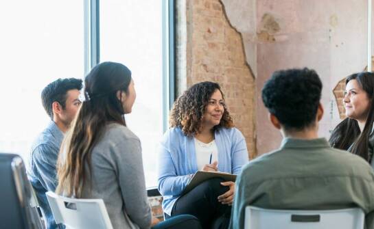 Jak kurs terapeuty zajęciowego wspiera zawodową integrację absolwentów?