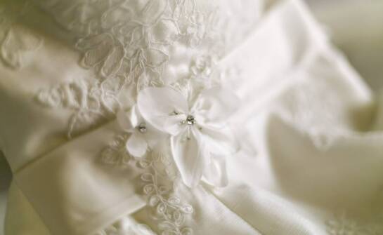 Jakie są najczęstsze pytania dotyczące wypożyczania ślubnej sukni?