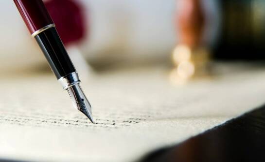 Jakie są różnice między różnymi rodzajami umów sporządzanych u notariusza?