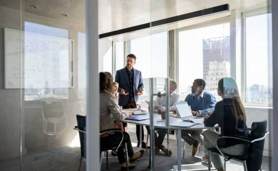 Jak profesjonalne wsparcie wpływa na sukces nowej działalności?