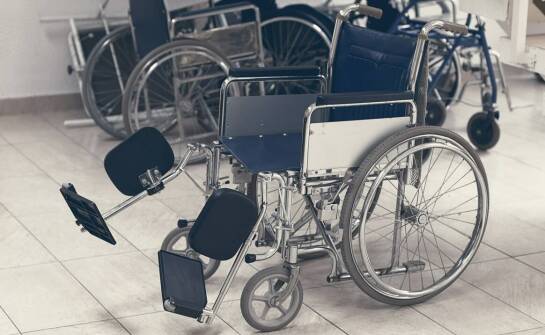 Elektryczne inwalidzkie wózki – wygoda i funkcjonalność dla każdego