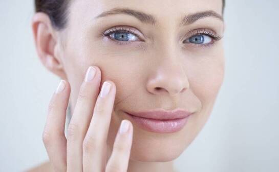Laserowe usuwanie zmarszczek: skuteczność i regeneracja skóry