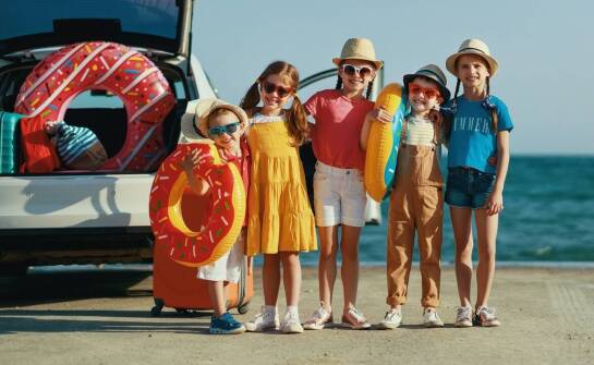 Jak dziecięce klapki kąpielowe wpływają na komfort podczas zabawy w wodzie?