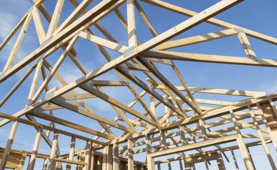 Rola funkcjonalności w projektach drewnianych konstrukcji dachowych