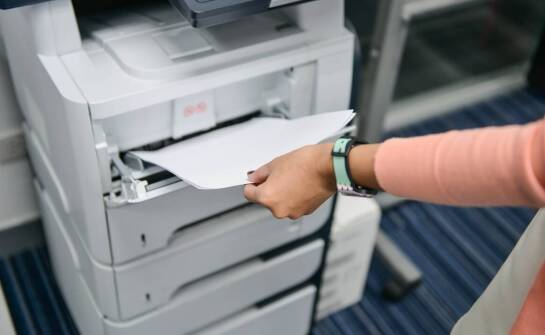 Przewodnik po funkcjach urządzenia Bizhub C3351 – co każdy użytkownik powinien wiedzieć?