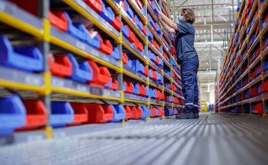 Wpływ technologii pick by light na przyszłość intralogistyki