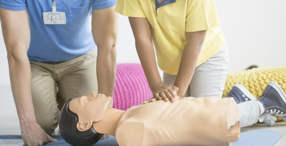 Rola szkoleń z pierwszej pomocy w programie BHP dla firm