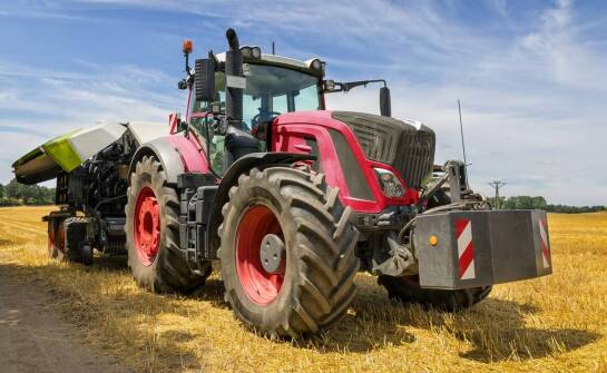 Jakie są zalety inwestycji w nowoczesne paszowozy dla rolników?