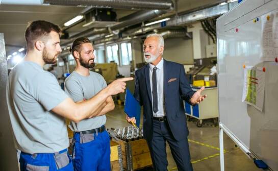 Dlaczego warto inwestować w rozwój poprzez kursy dla technicznych operatorów urządzeń?