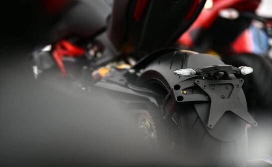 Zalety motocyklowych spodni przeciwdeszczowych w codziennej jeździe