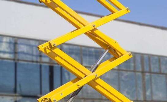 W jaki sposób JLG 2030ES przyczynia się do zrównoważonego rozwoju dla przedsiębiorstw?