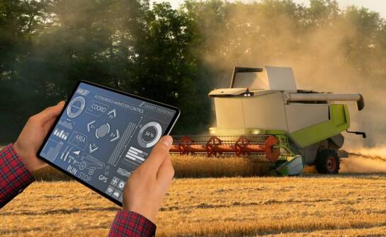 Jak 100-watowy panel wspiera cyfryzację i automatyzację procesów rolniczych