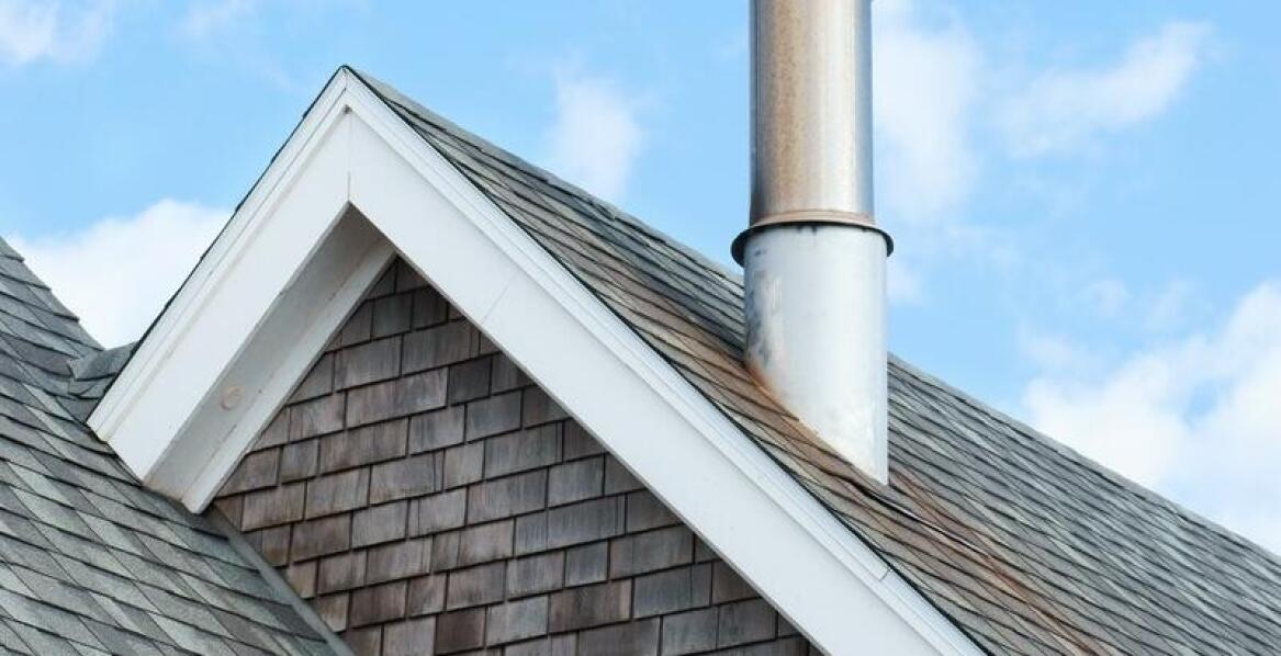 Znaczenie regularnego mycia dachów dla ochrony przed atmosferycznymi zanieczyszczeniami