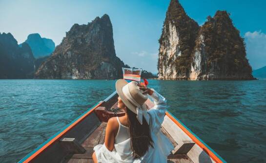 Jak buty Krystad wpisują się w ofertę dla seniorów biura podróży?