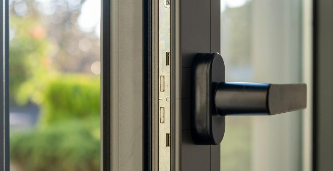 Wpływ termicznej izolacji drzwi na cieplny komfort mieszkania