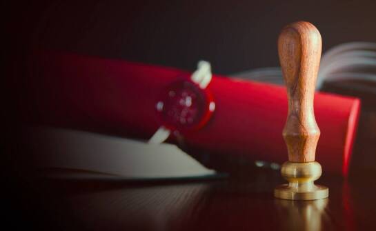 Znaczenie przechowywania dokumentów i pieniędzy u notariusza dla bezpieczeństwa transakcji