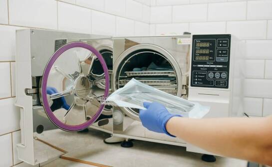 Jak zapewnić skuteczną dezynfekcję medycznych narzędzi przy użyciu Lysoformin 3000?