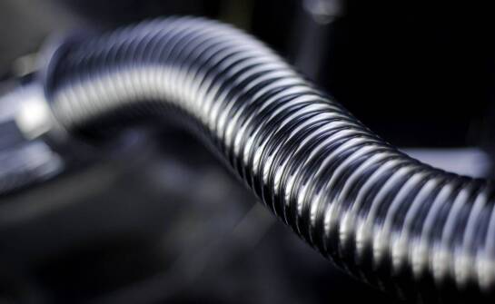 Jak materiał wykonania haka wpływa na jego trwałość w Fordzie S-Max?