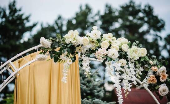 Jakie są zalety korzystania z ślubnych rac w plenerze?