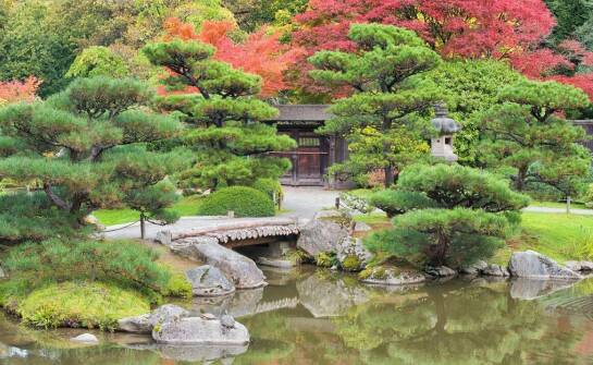 Jesienne uroki stodoły nad jeziorem – dlaczego warto odwiedzić?