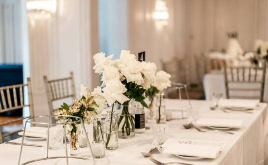 Jakie ozdoby sprawdzą się najlepiej w klasycznych komunijnych dekoracjach?