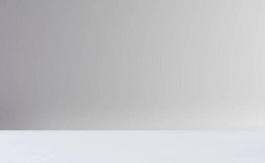 Stylowe dodatki z logo Mercedesa do garderoby – co warto mieć?