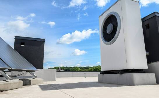 Jak montaż pomp ciepła wspiera ekologiczne inicjatywy w regionie?