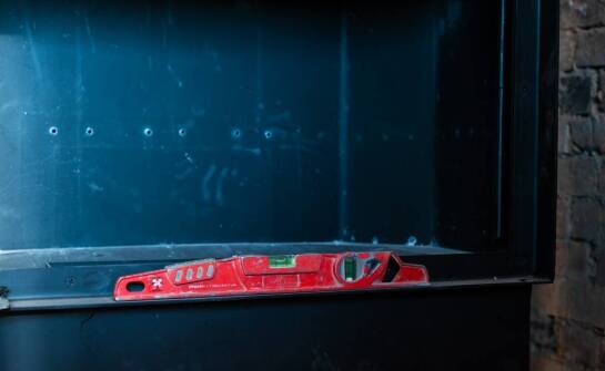 Jakie są wyzwania związane z instalacją stalowego dwuteownika 30x30x3?