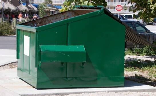 Różnice między pojemnikami na odpady komunalne a odpady budowlane