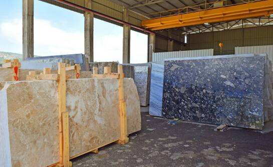Innowacyjne podejścia do obróbki granitu w zakładzie kamieniarskim