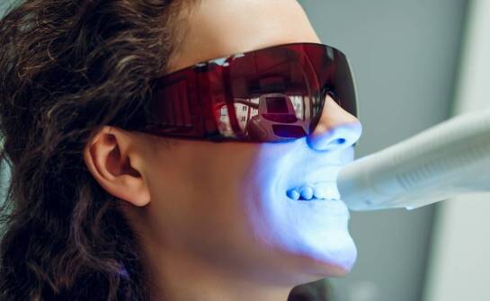 Jakie są najczęstsze problemy rozwiązywane przez estetyczną stomatologię?