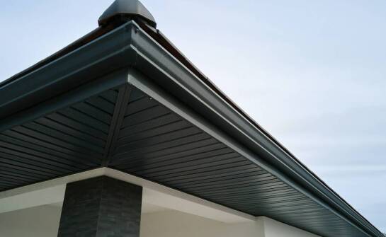 Einsatz von Dachrandabschlüssen in Entwässerungssystemen