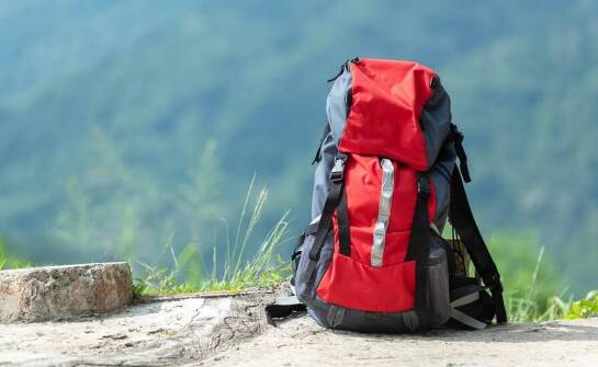 Jakie są najczęstsze błędy przy wyborze podróżnego plecaka i jak ich unikać?