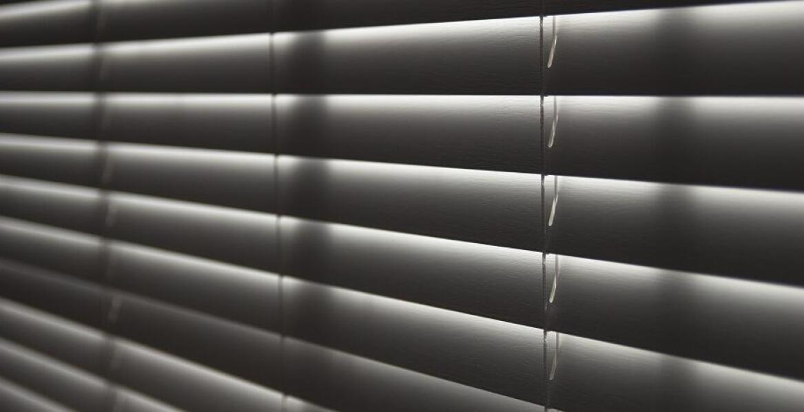 Rolety wewnętrzne w Rumi – które materiały są najtrwalsze?