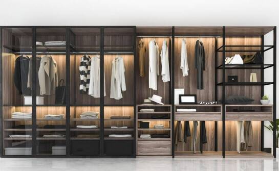 Schiebetürenschränke als Schlüssel zu einem geräumigen und ordentlichen Schlafzimmer