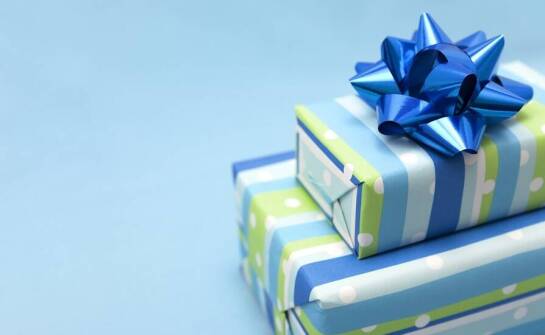 Jak personalizacja wpływa na emocjonalną wartość prezentu?