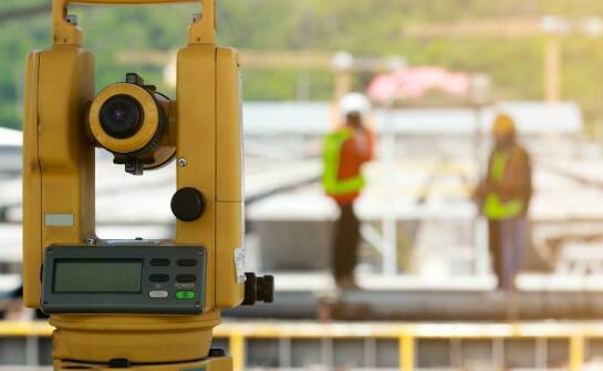 Rola laserowych systemów poziomowania w układaniu wibroprasowanych posadzek