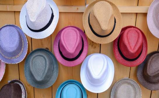 Ochrona przed słońcem a modne dziecięce nakrycia głowy