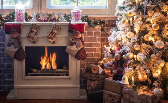 Strategie promocyjne związane z aranżacją świątecznych sklepowych witryn