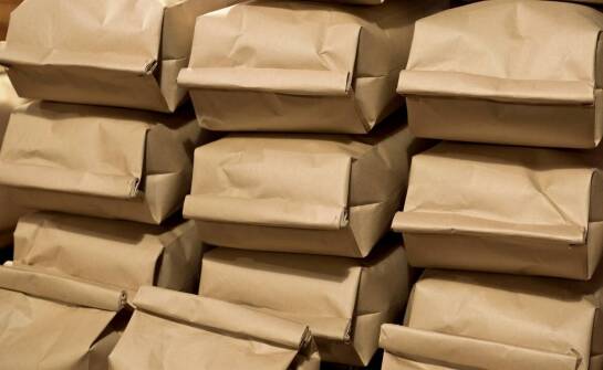 Zalety stosowania papierowych opakowań do przechowywania i transportu pieczywa