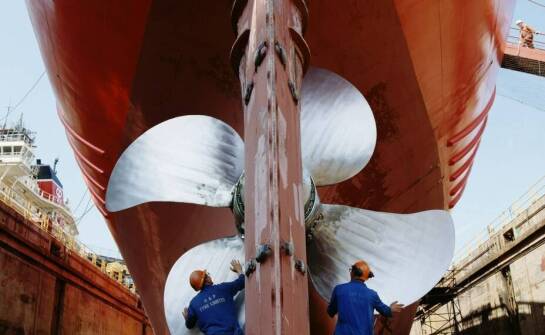 Dlaczego warto zainwestować w nowoczesne technologie do osiowania maszyn w branży stoczniowej?