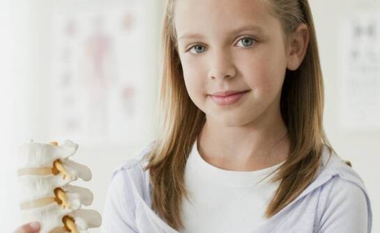 Jak dopasować wysokość krzesła do wzrostu i potrzeb dziecka?