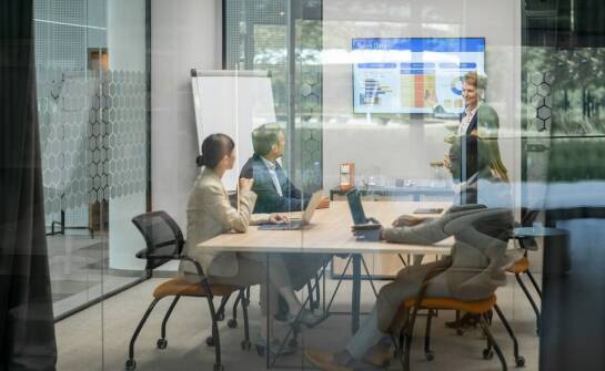 Konsekutywne tłumaczenia i ich zastosowanie w biznesowych spotkaniach