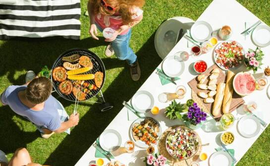 Parasole z logo jako część strategii outdoorowej promocji