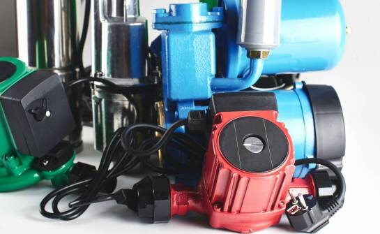 Jakie technologie są stosowane w pompach głębinowych, aby zwiększyć ich wydajność?