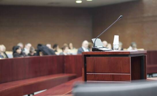 Reprezentacja przed sądem cywilnym – jak wybrać adwokata?