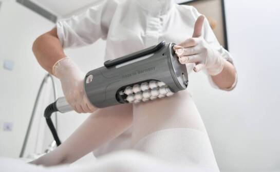 Rola pneumatycznego masażu w rehabilitacji – korzyści i ograniczenia