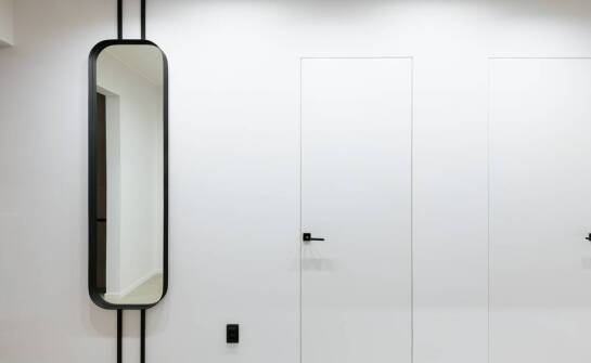 Jak wymiana starych drzwi może wpłynąć na wartość mieszkania w bloku?