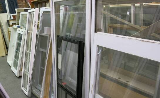 Jak salon okien może pomóc w wyborze idealnych rozwiązań do stolarki okiennej?